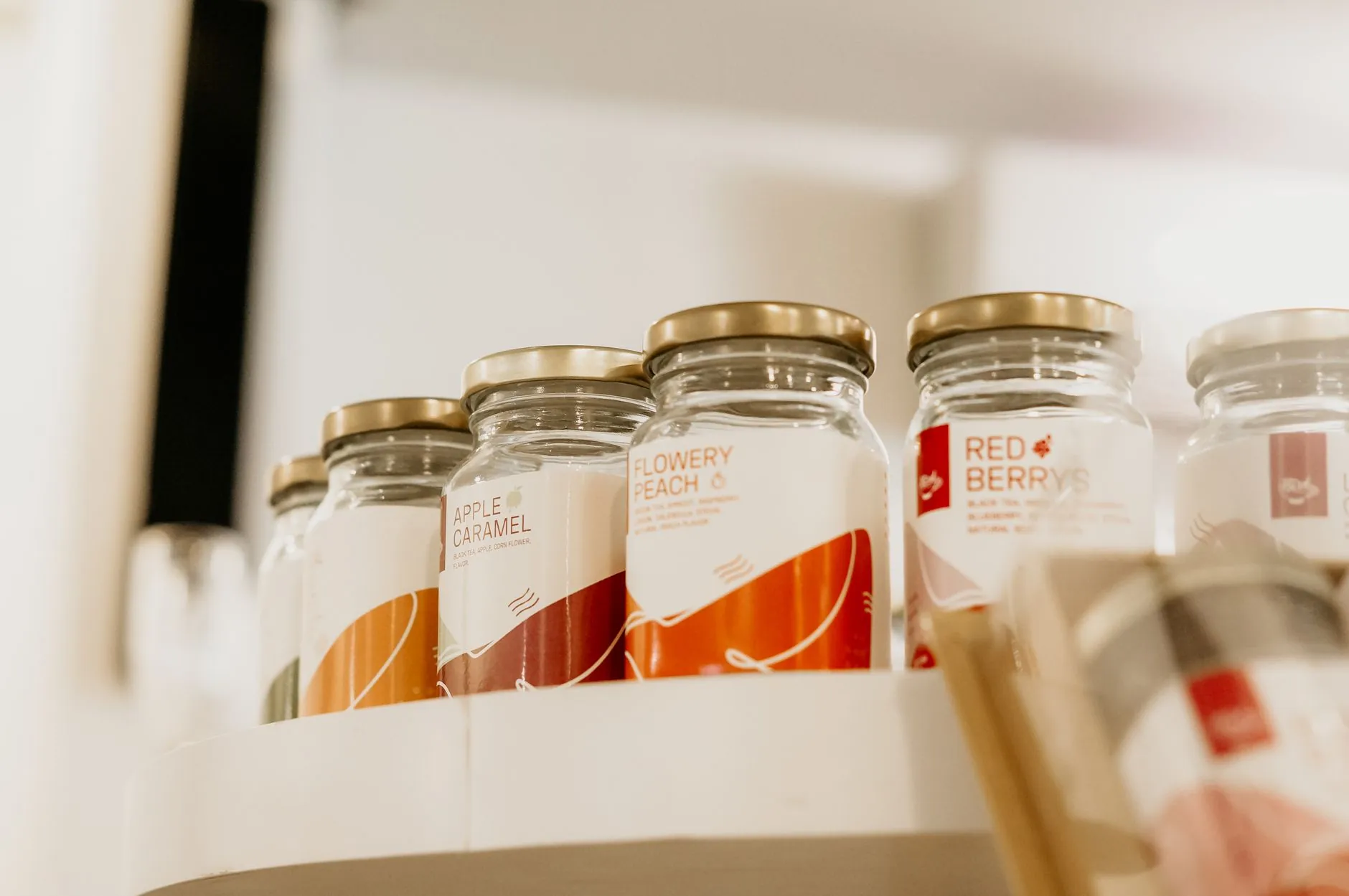 饰品厂如何通过工艺优化提升耳环与戒指的佩戴舒适度