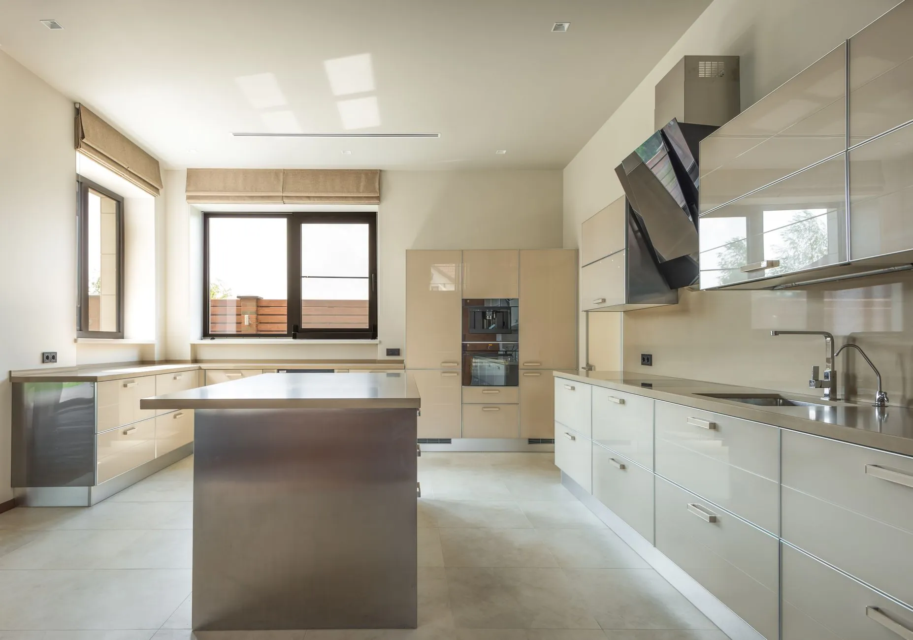 2025年流行饰品趋势：耳环戒指与发饰款式推荐指南