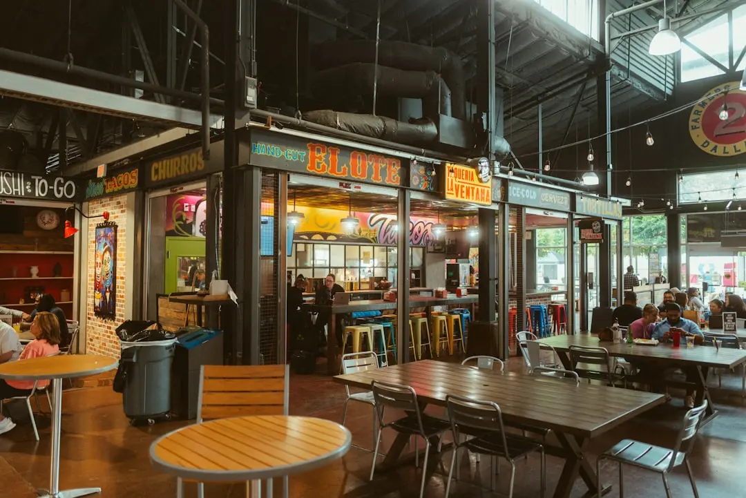 2025年流行饰品材质趋势：项链与手链的新工艺应用解析
